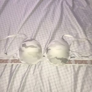 VS PINK perfect t-shirt bra 36C/34D